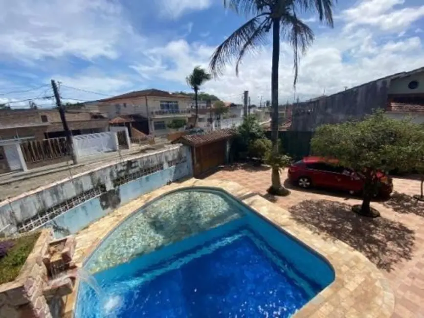 Foto 4 de Casa com 5 quartos à venda, 210m2 em Itanhaem - SP