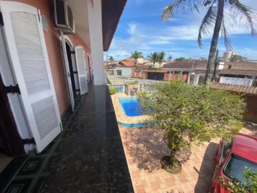 Foto 3 de Casa com 5 quartos à venda, 210m2 em Itanhaem - SP