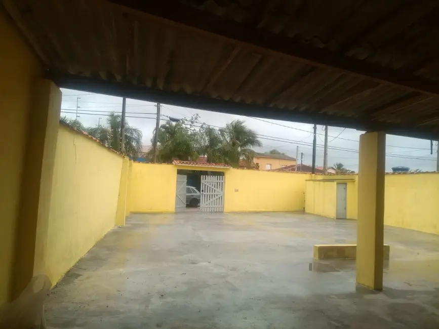 Foto 2 de Casa com 2 quartos à venda, 80m2 em Itanhaem - SP
