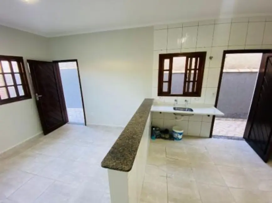 Foto 2 de Casa com 2 quartos à venda, 50m2 em Itanhaem - SP
