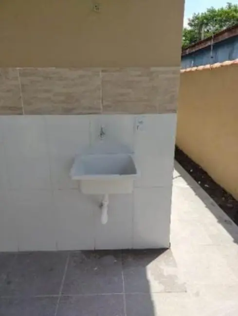 Foto 2 de Casa com 2 quartos à venda, 70m2 em Itanhaem - SP