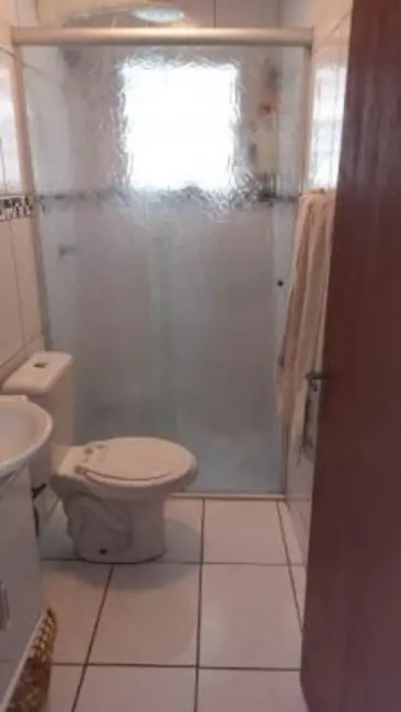 Casa com 3 quartos à venda, 100m2 em Samambaia, Praia Grande - SP - imagem 5 Foto 5 de Casa com 3 quartos à venda, 100m2 em Samambaia, Praia Grande - SP