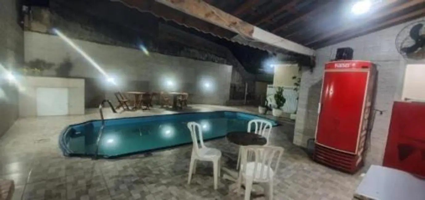 Casa com 7 quartos à venda, 229m2 em Praia Grande - SP - imagem 6 Foto 6 de Casa com 7 quartos à venda, 229m2 em Praia Grande - SP