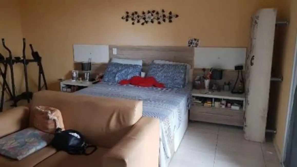 Casa com 7 quartos à venda, 229m2 em Praia Grande - SP - imagem 2 Foto 2 de Casa com 7 quartos à venda, 229m2 em Praia Grande - SP