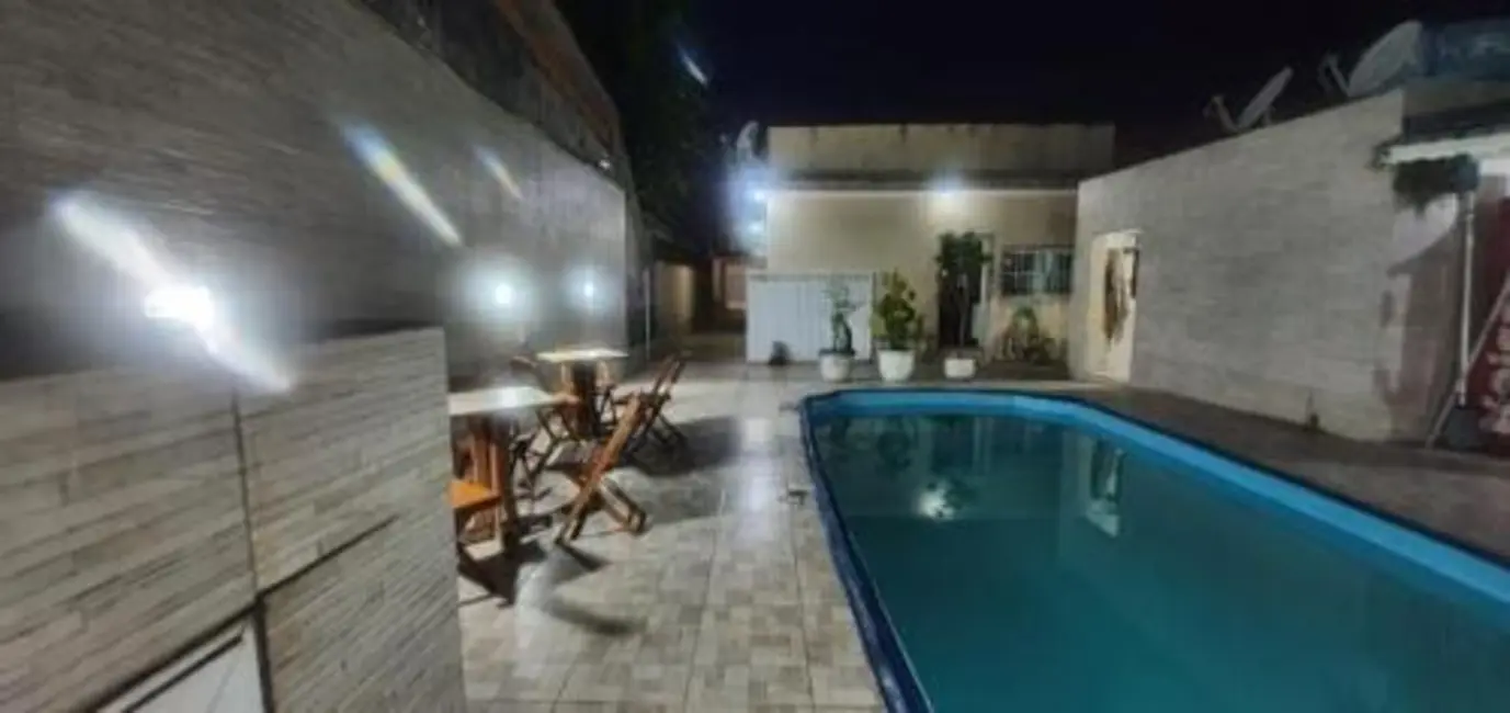 Casa com 7 quartos à venda, 229m2 em Praia Grande - SP - imagem 1 Foto 1 de Casa com 7 quartos à venda, 229m2 em Praia Grande - SP