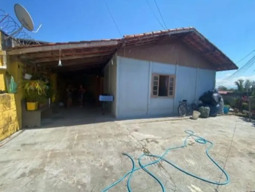 Foto 1 de Casa com 2 quartos à venda, 60m2 em Itanhaem - SP