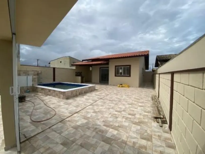 Foto 1 de Casa com 2 quartos à venda, 68m2 em Itanhaem - SP