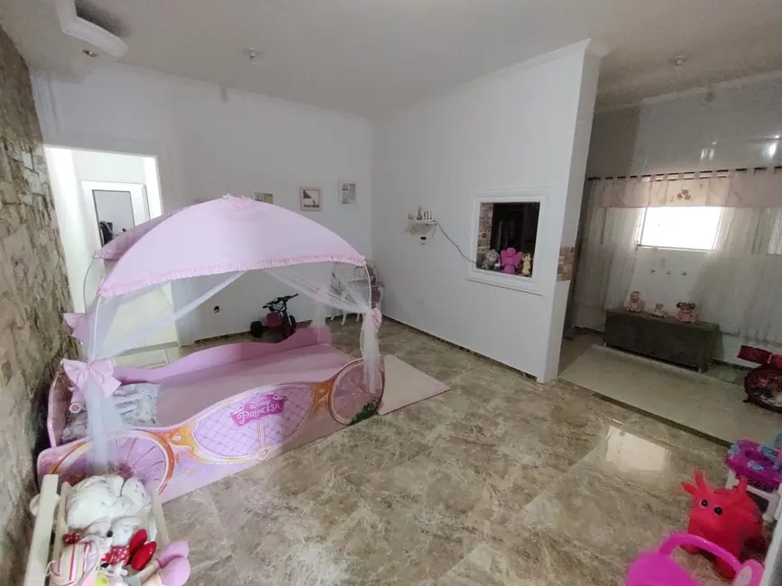 Foto 8 de Casa com 3 quartos à venda, 450m2 em Itanhaem - SP