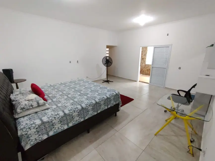 Foto 2 de Casa com 3 quartos à venda, 450m2 em Itanhaem - SP