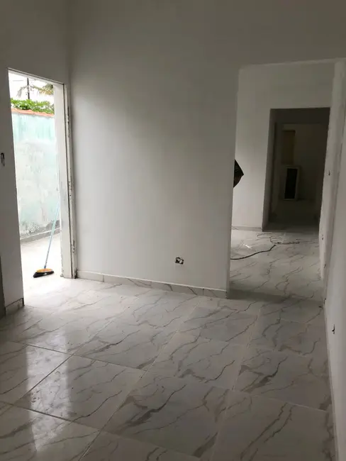 Foto 4 de Casa com 2 quartos à venda, 60m2 em Itanhaem - SP