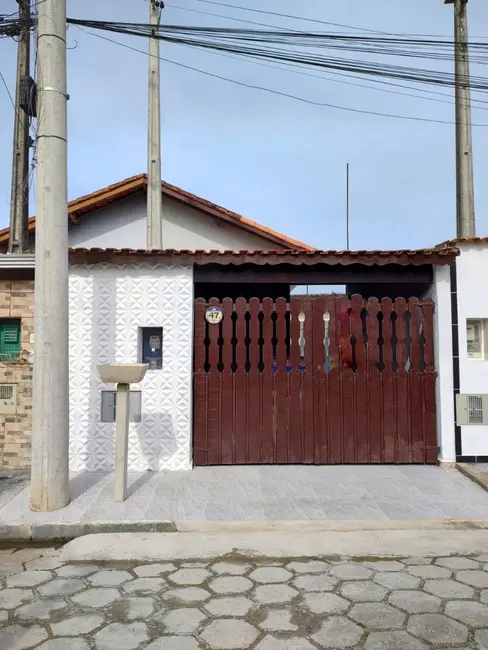 Foto 1 de Casa com 2 quartos à venda, 60m2 em Itanhaem - SP