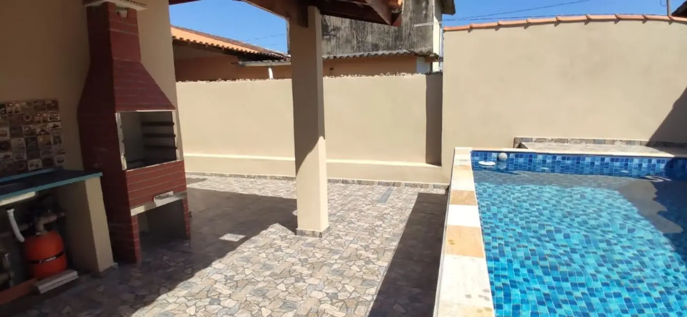 Foto 2 de Casa com 2 quartos à venda, 70m2 em Itanhaem - SP