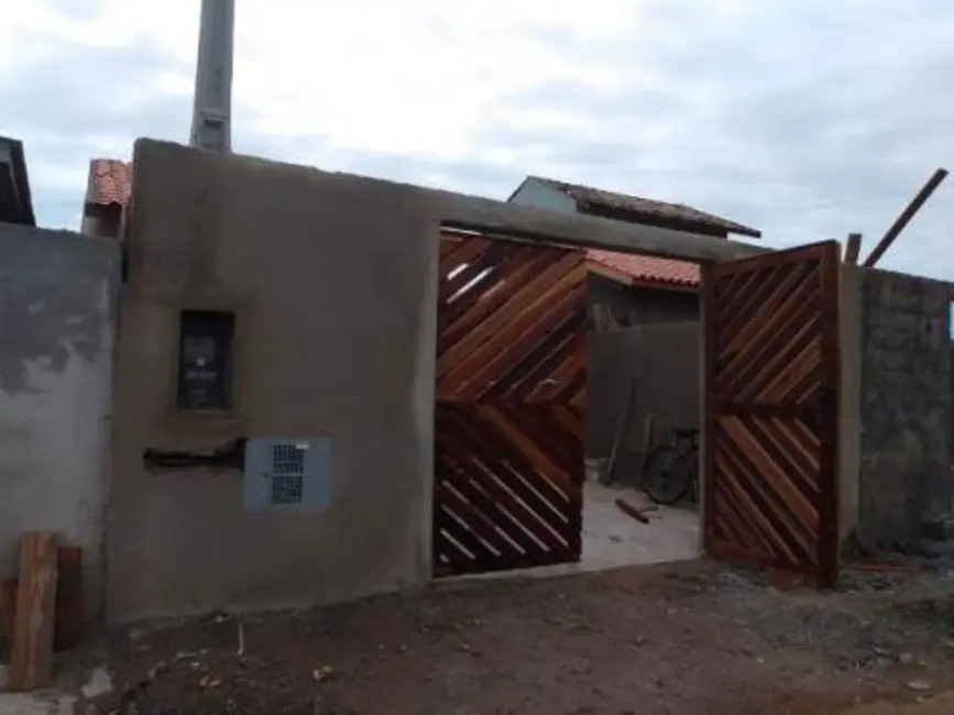 Foto 1 de Casa com 2 quartos à venda, 63m2 em Itanhaem - SP