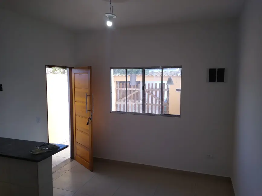 Foto 3 de Casa com 2 quartos à venda, 85m2 em Itanhaem - SP