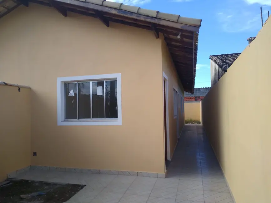 Foto 1 de Casa com 2 quartos à venda, 85m2 em Itanhaem - SP