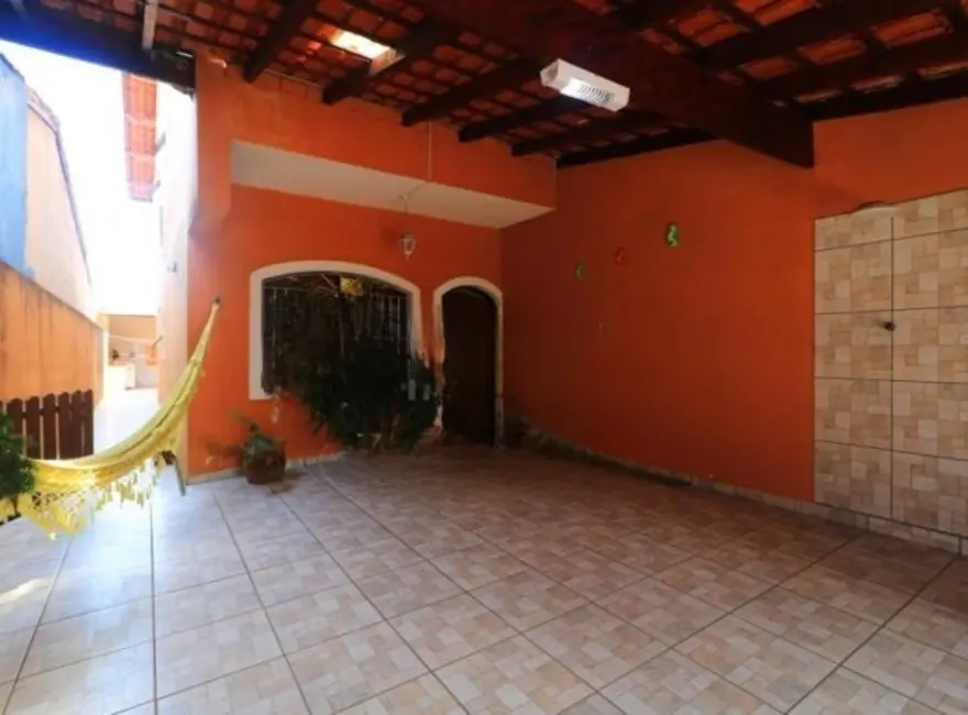 Casa com 2 quartos à venda, 86m2 em Itanhaem - SP - imagem 1 Foto 1 de Casa com 2 quartos à venda, 86m2 em Itanhaem - SP