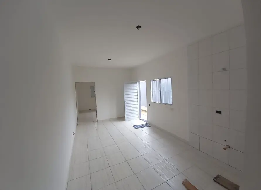 Foto 2 de Casa com 2 quartos à venda, 52m2 em Itanhaem - SP