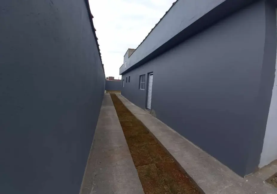 Foto 1 de Casa com 2 quartos à venda, 52m2 em Itanhaem - SP