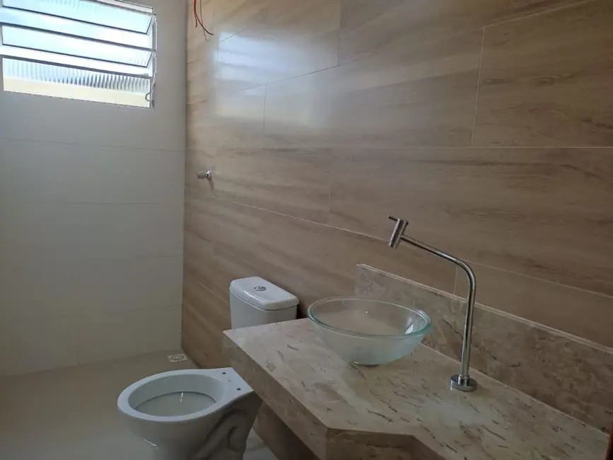 Casa com 2 quartos à venda, 90m2 em Itanhaem - SP - imagem 3 Foto 3 de Casa com 2 quartos à venda, 90m2 em Itanhaem - SP