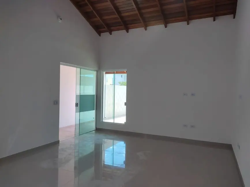 Casa com 2 quartos à venda, 90m2 em Itanhaem - SP - imagem 2 Foto 2 de Casa com 2 quartos à venda, 90m2 em Itanhaem - SP