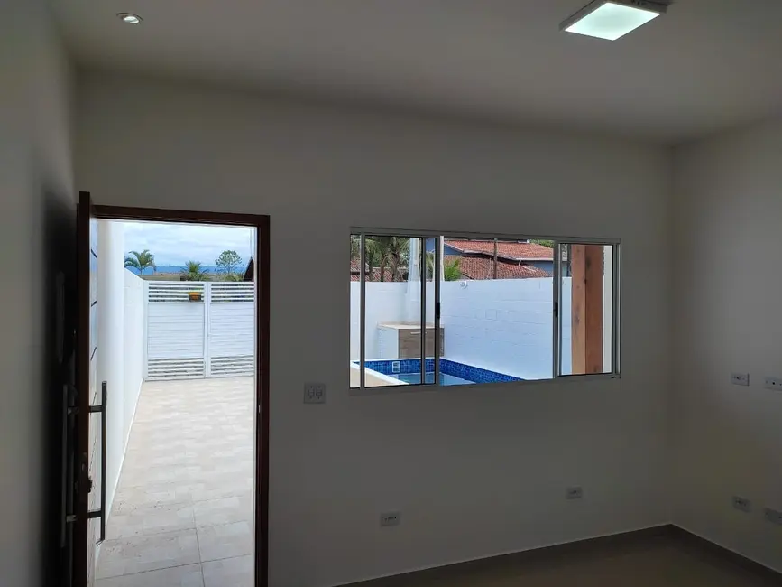 Foto 7 de Casa com 2 quartos à venda, 78m2 em Itanhaem - SP