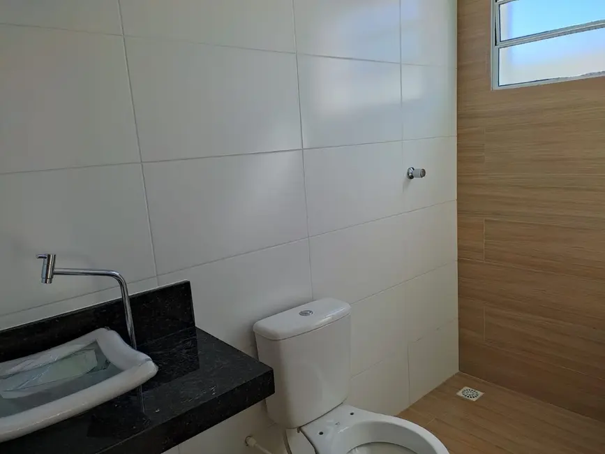 Foto 4 de Casa com 2 quartos à venda, 72m2 em Itanhaem - SP