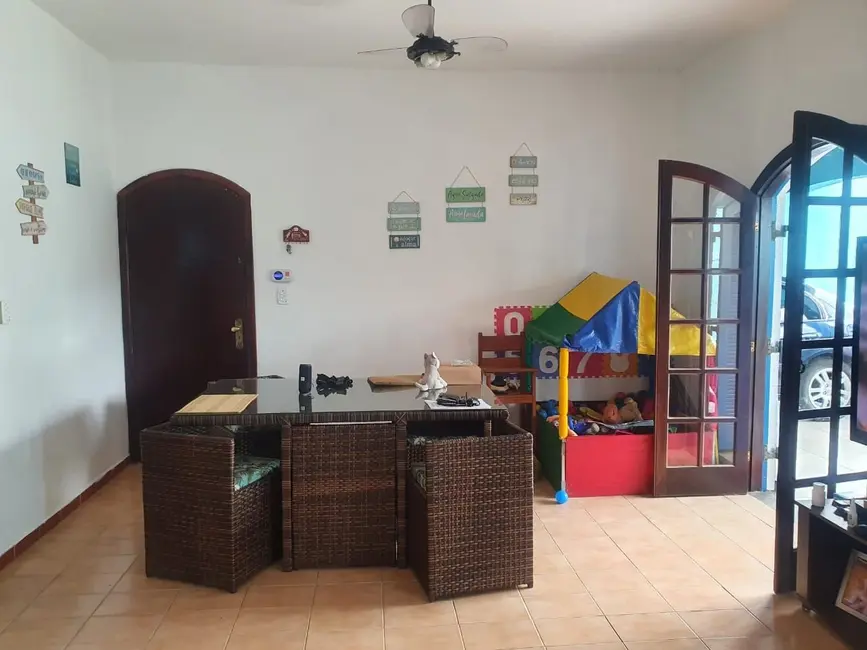 Casa com 3 quartos à venda, 276m2 em Itanhaem - SP - imagem 6 Foto 6 de Casa com 3 quartos à venda, 276m2 em Itanhaem - SP