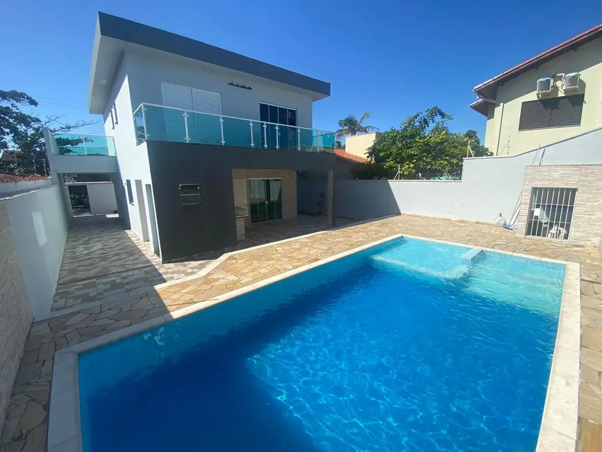 Foto 1 de Casa com 2 quartos à venda, 116m2 em Itanhaem - SP