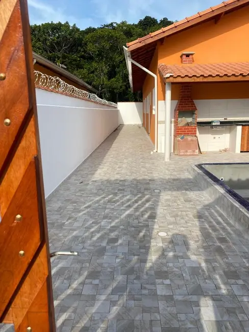 Foto 9 de Casa com 2 quartos à venda, 55m2 em Itanhaem - SP
