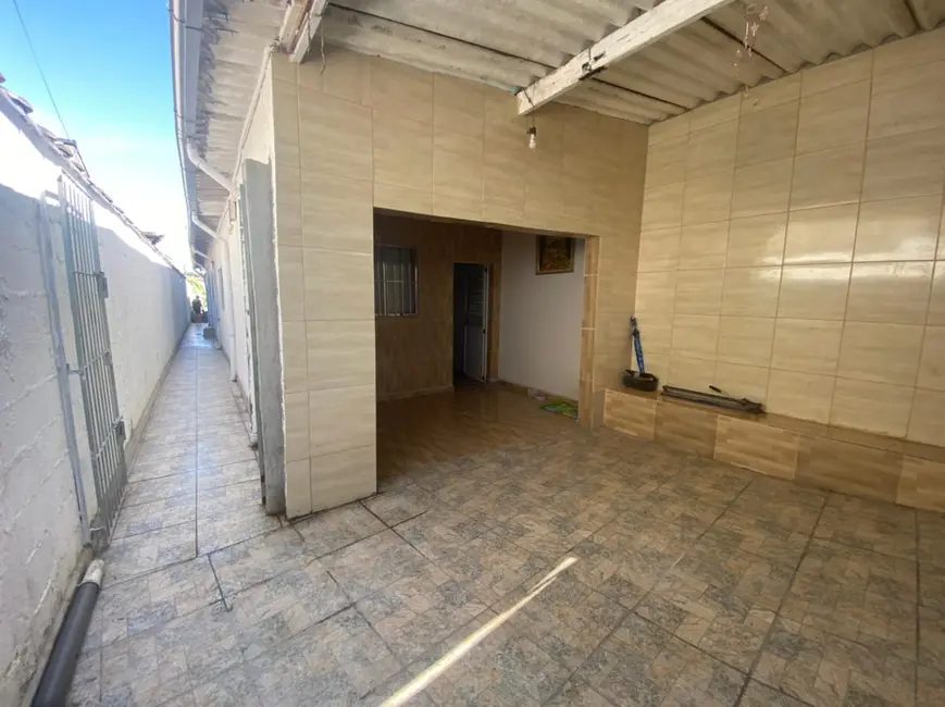 Foto 2 de Casa com 2 quartos à venda, 45m2 em Itanhaem - SP