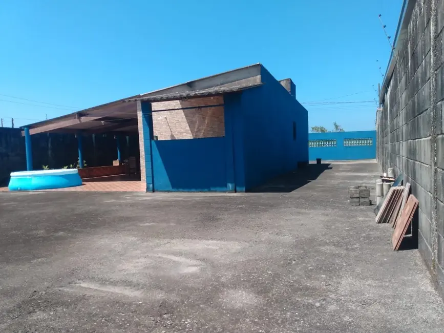 Foto 1 de Casa com 2 quartos à venda, 140m2 em Itanhaem - SP