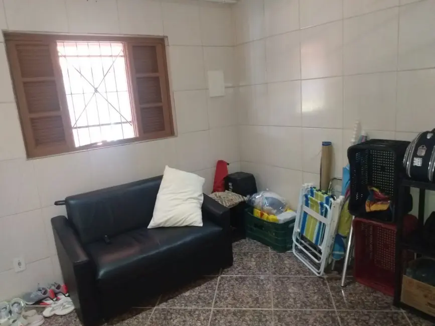 Foto 2 de Casa com 2 quartos à venda, 140m2 em Itanhaem - SP