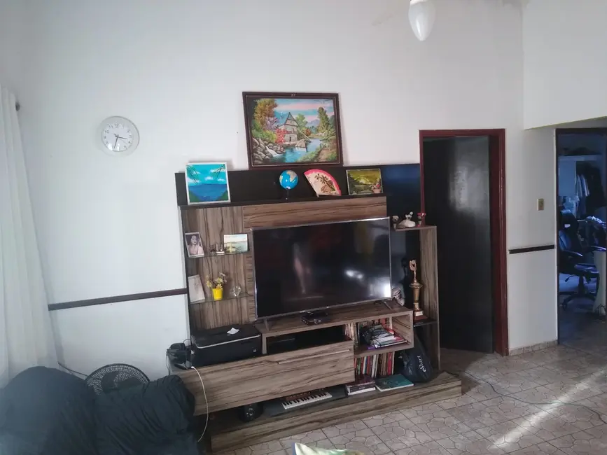 Foto 2 de Casa com 3 quartos à venda, 75m2 em Itanhaem - SP