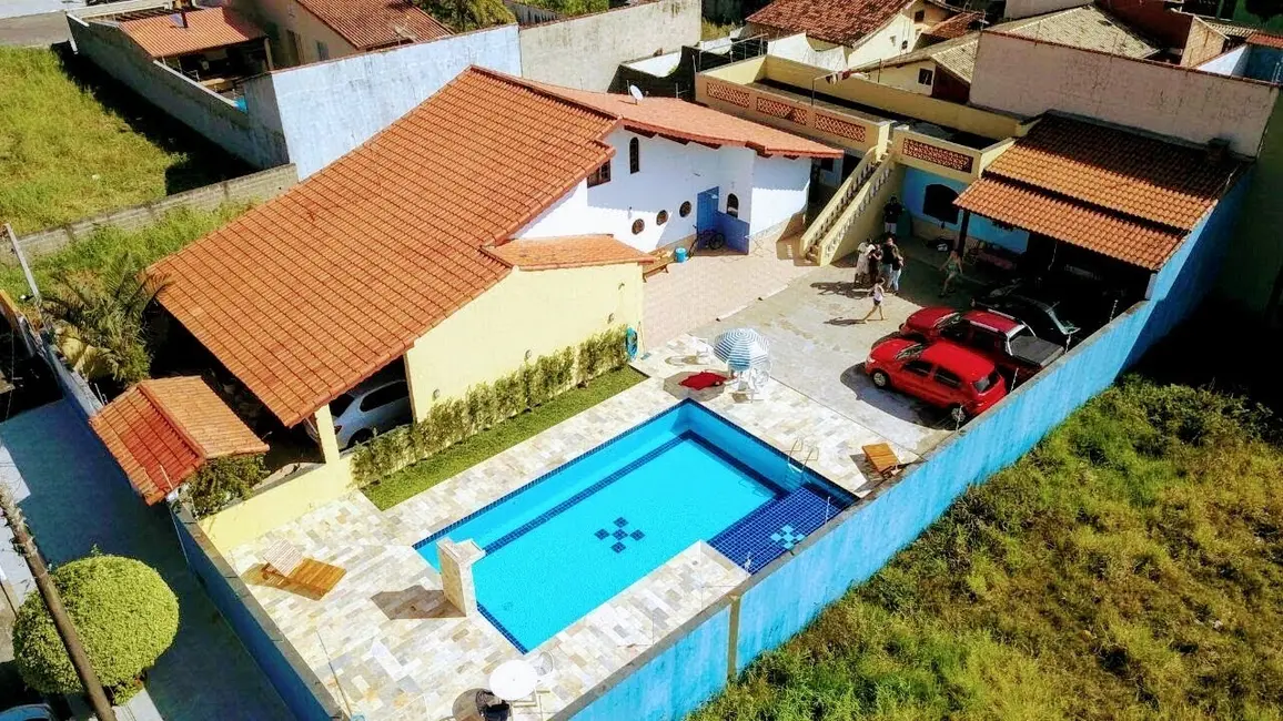 Foto 1 de Casa com 3 quartos à venda, 223m2 em Itanhaem - SP