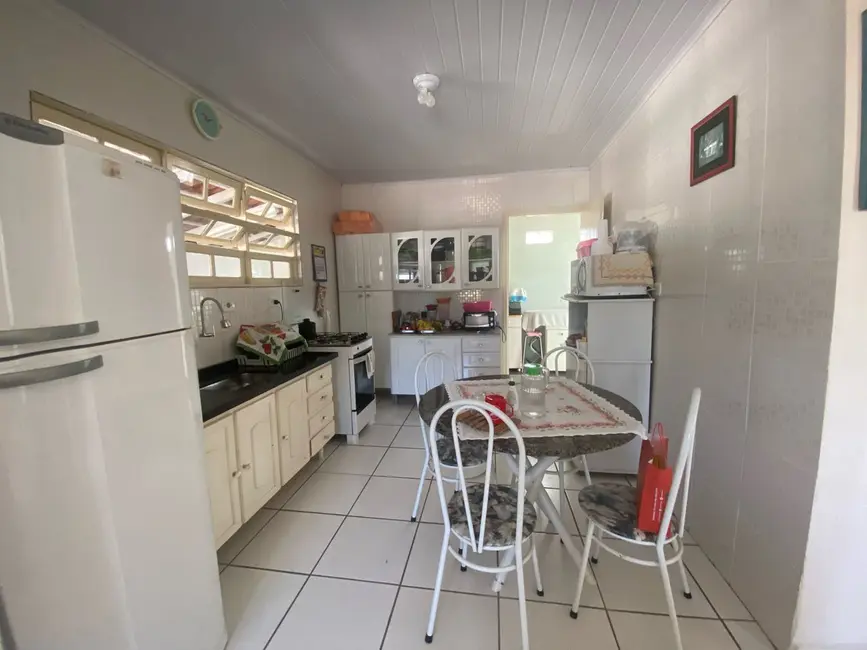 Sala Comercial com 2 quartos à venda, 200m2 em Itanhaem - SP - imagem 6 Foto 6 de Sala Comercial com 2 quartos à venda, 200m2 em Itanhaem - SP