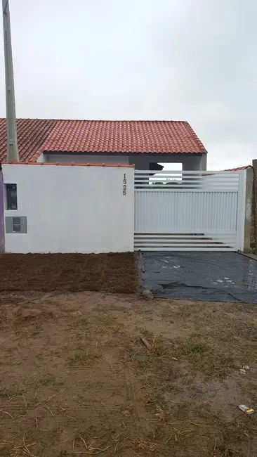 Foto 1 de Casa com 2 quartos à venda, 69m2 em Itanhaem - SP