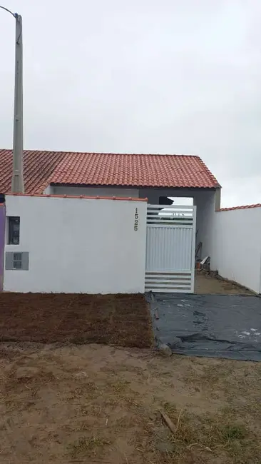 Foto 2 de Casa com 2 quartos à venda, 69m2 em Itanhaem - SP