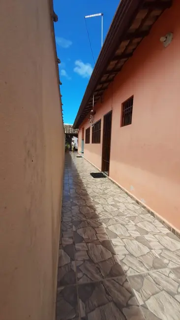 Foto 2 de Casa com 2 quartos à venda, 60m2 em Itanhaem - SP