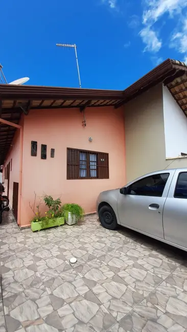 Foto 1 de Casa com 2 quartos à venda, 60m2 em Itanhaem - SP