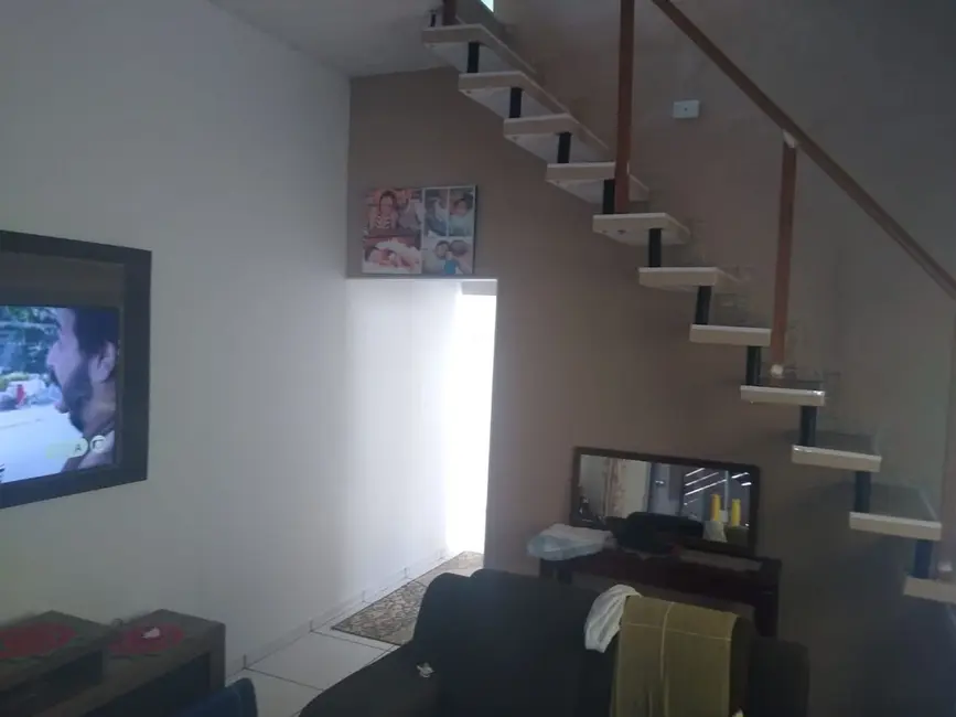 Casa com 4 quartos à venda, 125m2 em Itanhaem - SP - imagem 5 Foto 5 de Casa com 4 quartos à venda, 125m2 em Itanhaem - SP