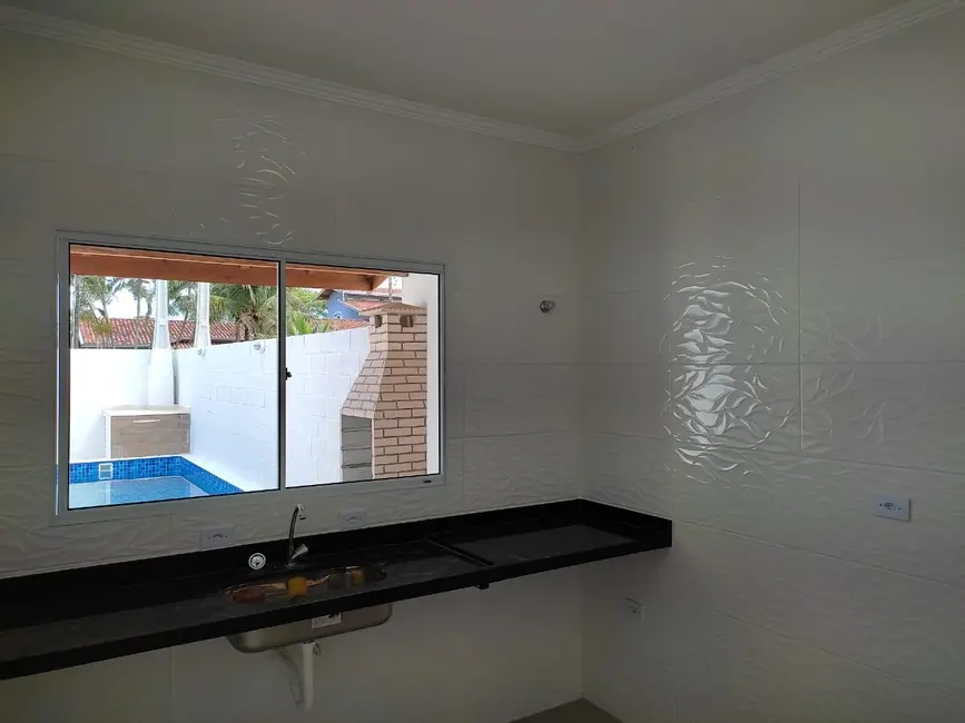 Foto 3 de Casa com 2 quartos à venda, 88m2 em Itanhaem - SP