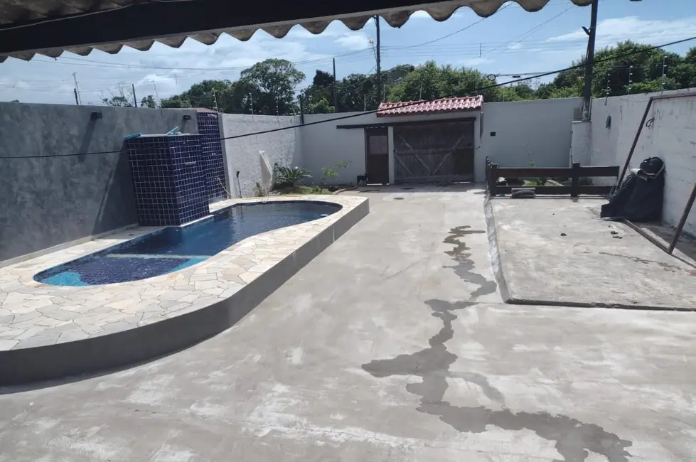 Foto 1 de Casa com 2 quartos à venda, 86m2 em Itanhaem - SP