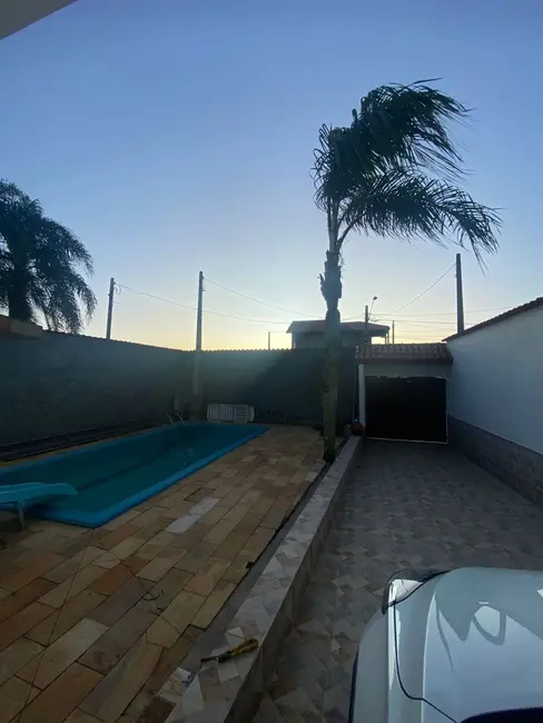 Foto 2 de Casa com 3 quartos à venda, 289m2 em Itanhaem - SP