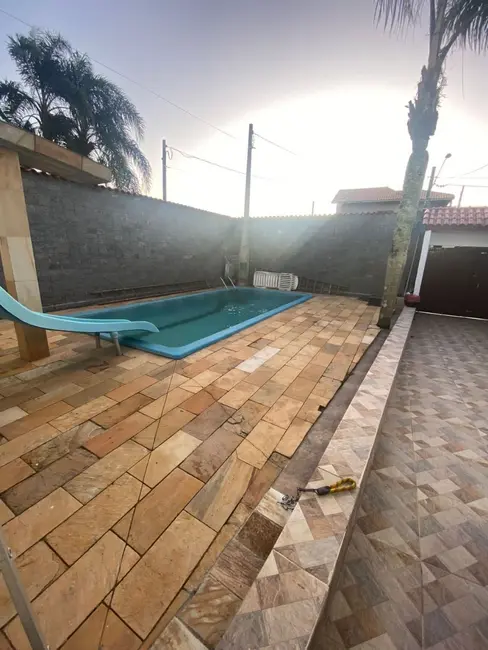 Foto 4 de Casa com 3 quartos à venda, 289m2 em Itanhaem - SP