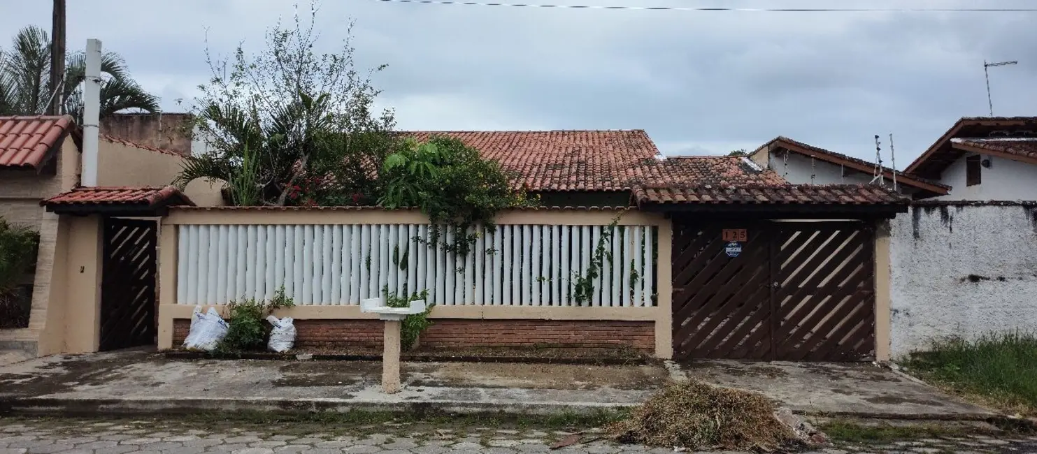 Foto 2 de Casa com 2 quartos à venda, 151m2 em Itanhaem - SP