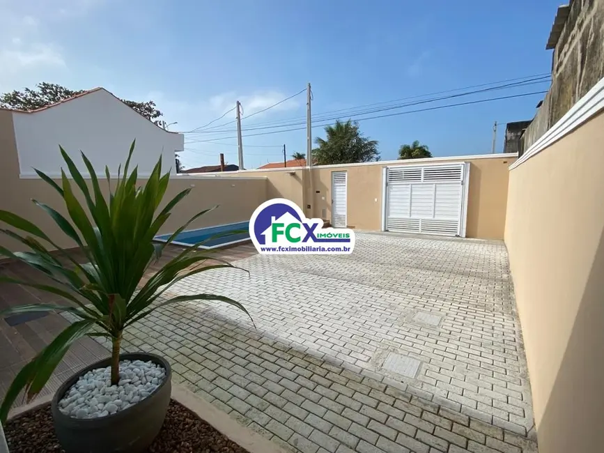 Casa com 3 quartos à venda, 101m2 em Itanhaem - SP - imagem 2 Foto 2 de Casa com 3 quartos à venda, 101m2 em Itanhaem - SP