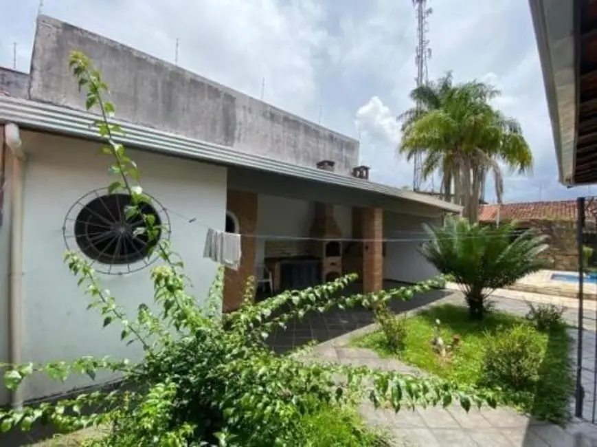 Foto 2 de Casa com 4 quartos à venda, 145m2 em Itanhaem - SP