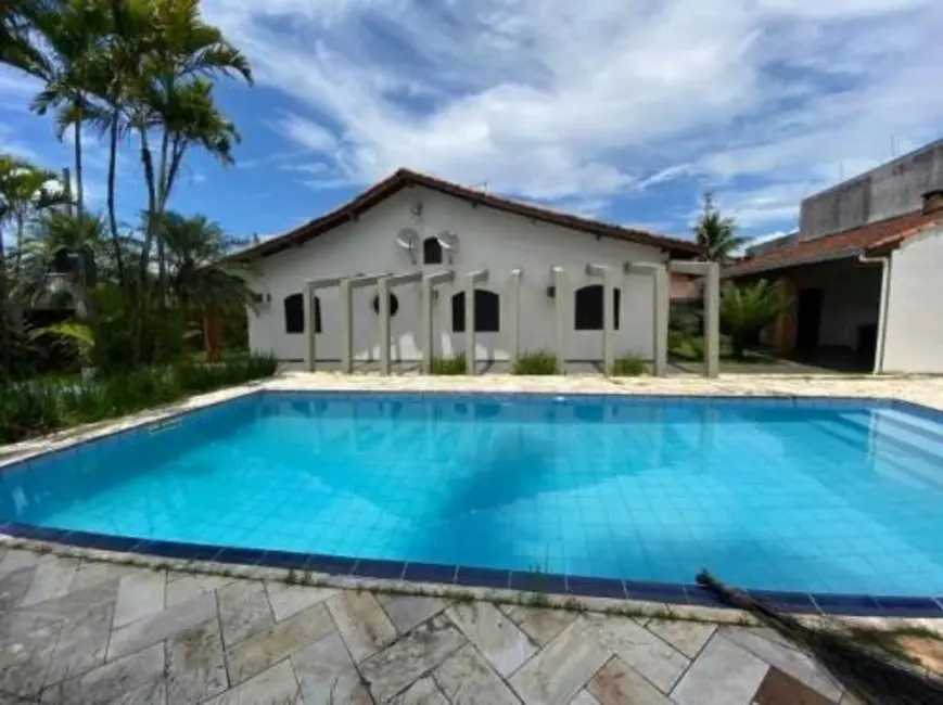Foto 1 de Casa com 4 quartos à venda, 145m2 em Itanhaem - SP