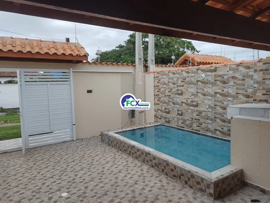 Foto 1 de Casa com 2 quartos à venda, 70m2 em Itanhaem - SP