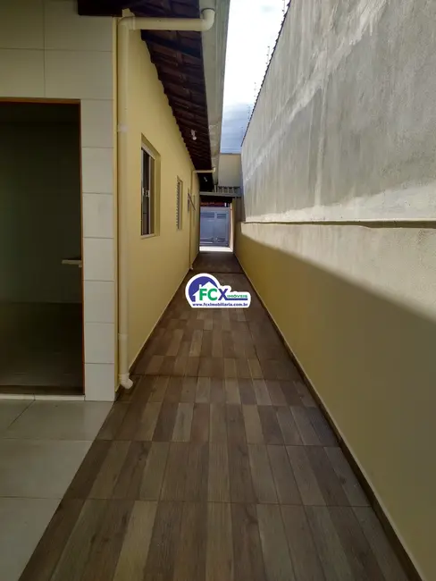 Foto 4 de Casa com 2 quartos à venda, 86m2 em Itanhaem - SP